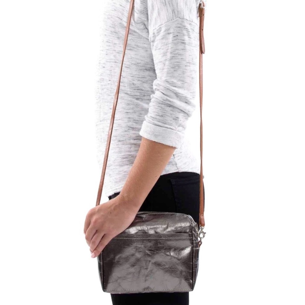 Uashmama Tracolla Crossbody or Clutch Bag, Small, Platinum Metallic